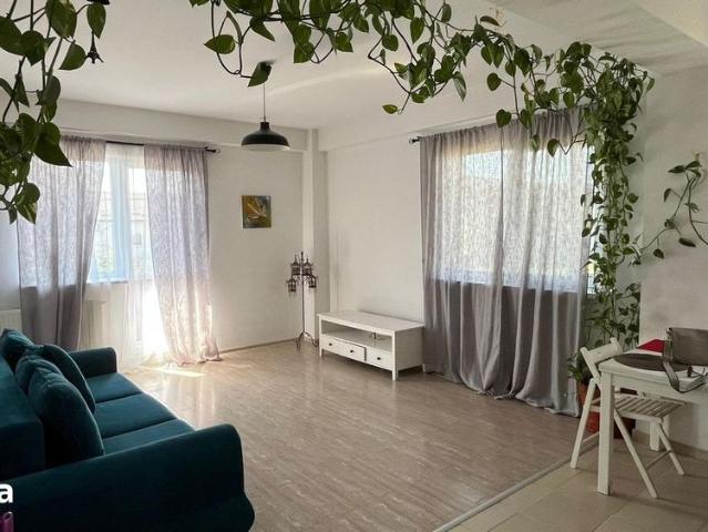 Proprietar, Apartament 2 camere, parcare, centrala, luminos, Dobroesti