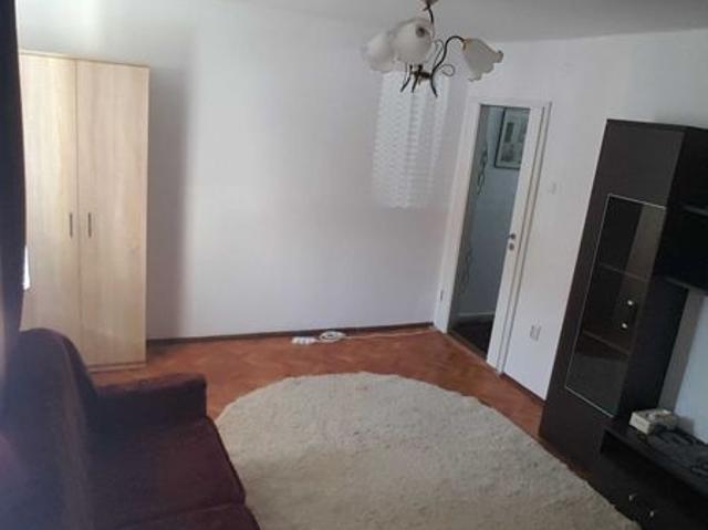 Proprietar, apartament cu o camera de inchiriat, Dambovita