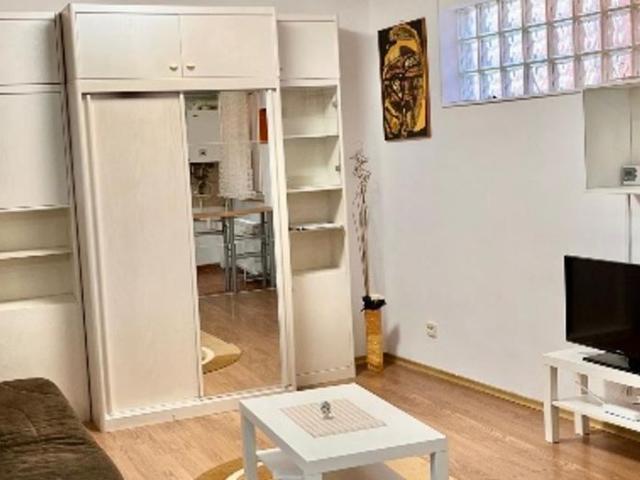 Proprietar, apartament in vila, centrala proprie, Vatra Luminoasa