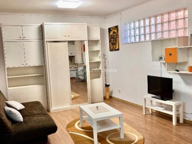 Proprietar, apartament in vila, centrala proprie, Vatra Luminoasa