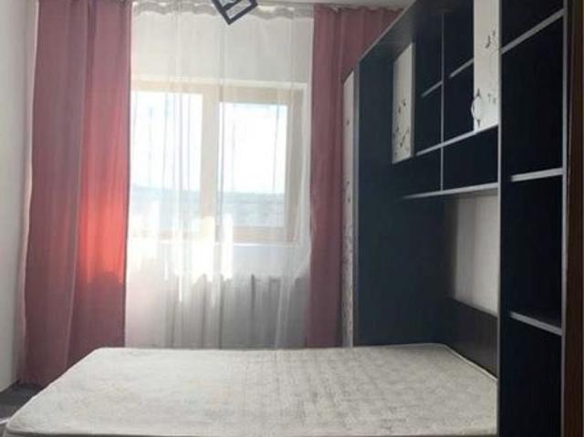 Proprietar Camera libera in ap cu 4 camere Gara