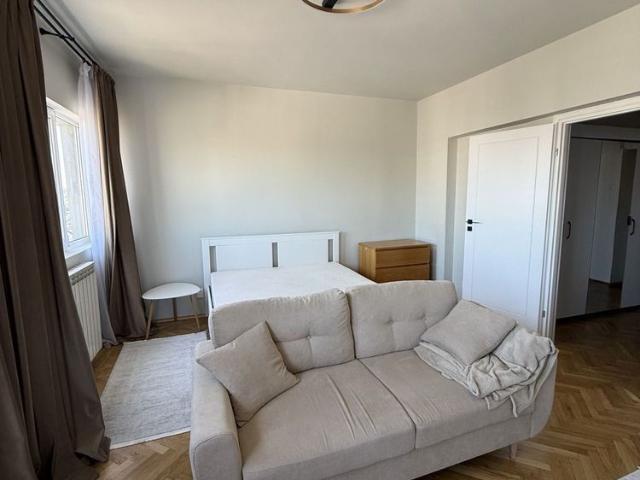 [PROPRIETAR] Garsonieră dublă, decomandată, 42 mp — Bd. Dacia 88