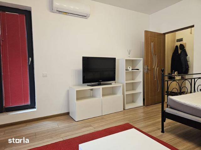 Proprietar, garsoniera Lujerului Plaza Residence faza 2, etaj 2