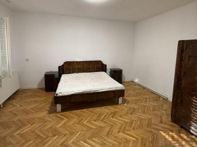 Proprietar inchireliez casa pe str Suceava