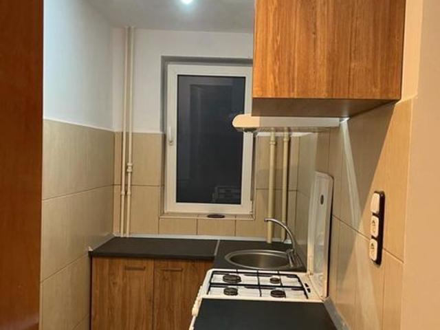 Proprietar, inchiriez 2 camere,31mp,et1,str Iza,supeco