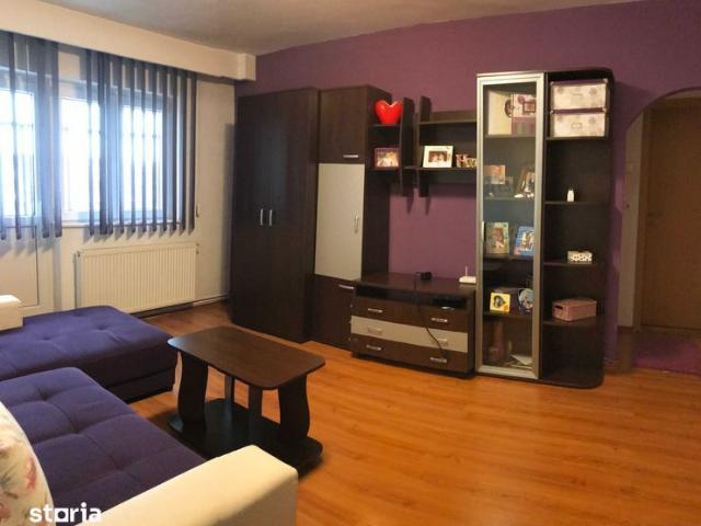 Proprietar inchiriez ap 2 camere spatioasa, Turnisor Sos.Alba Iulia