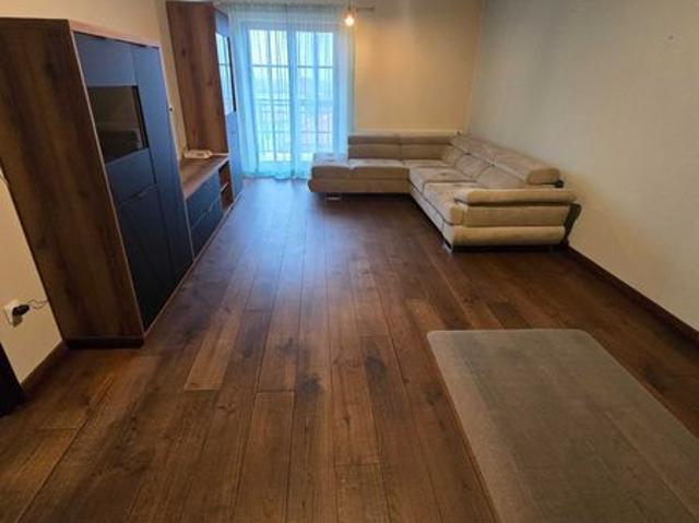 Proprietar Inchiriez Ap 3 camere, doua nivele zona Ronat