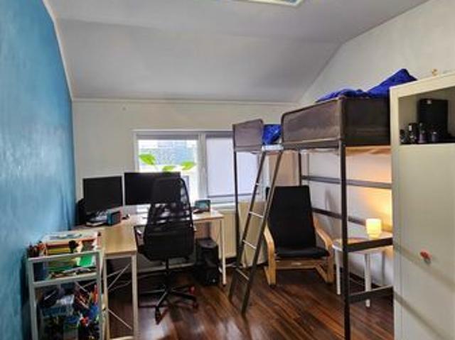 Proprietar, inchiriez ap 3 camere Floresti