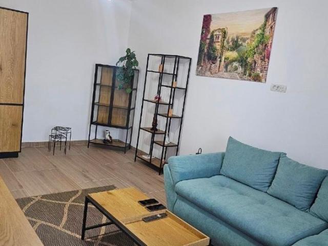 Proprietar, inchiriez ap nou cu 2 camere