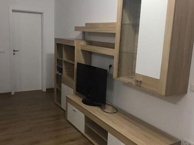 Proprietar inchiriez apart. 2 camere U.M. Giroc