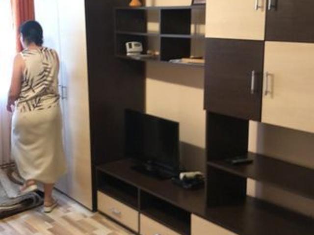 Proprietar inchiriez apartament Brasov pe termrn lung