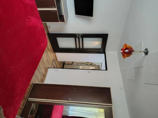 Proprietar inchiriez apartament cu doua camere in zona Dristor