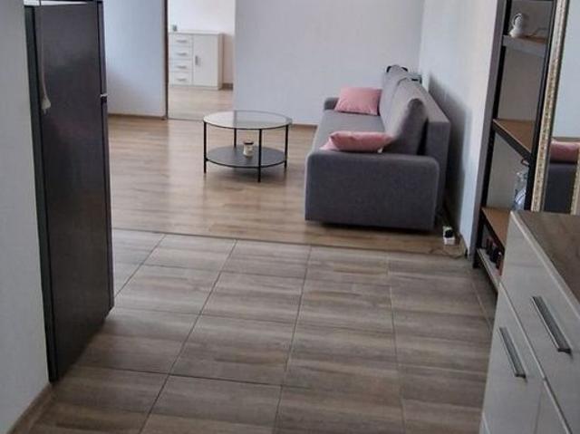 Proprietar, închiriez apartament cu 2 camere, ultracentral