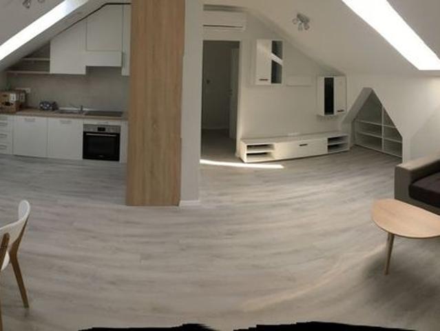 Proprietar, inchiriez apartament cu 3 camere in suprafata de 101 mp