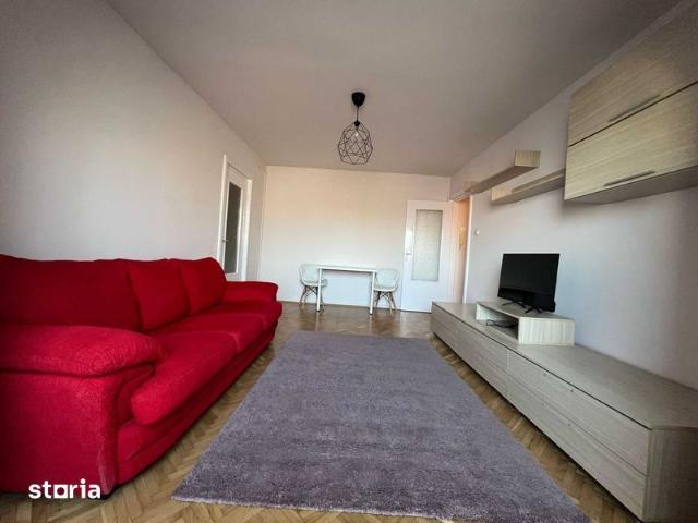 Proprietar inchiriez apartament cu 3 camere