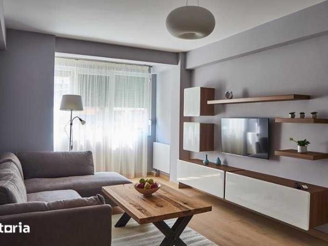 Proprietar, inchiriez apartament renovat si mobilat, ultracentral