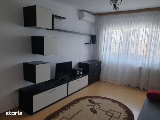 Proprietar,închiriez apartament 2 camere cu CENTRALA PROPRIE