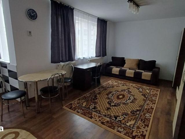 Proprietar – Inchiriez apartament 2 Camere cu parcare inclusa
