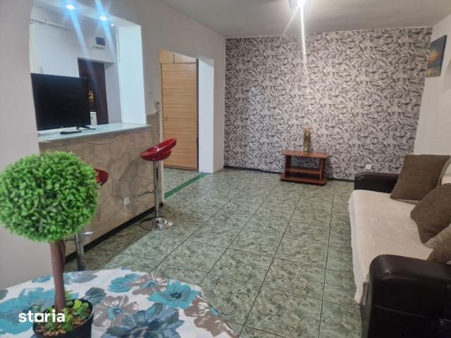 Proprietar, închiriez apartament 2 camere centru