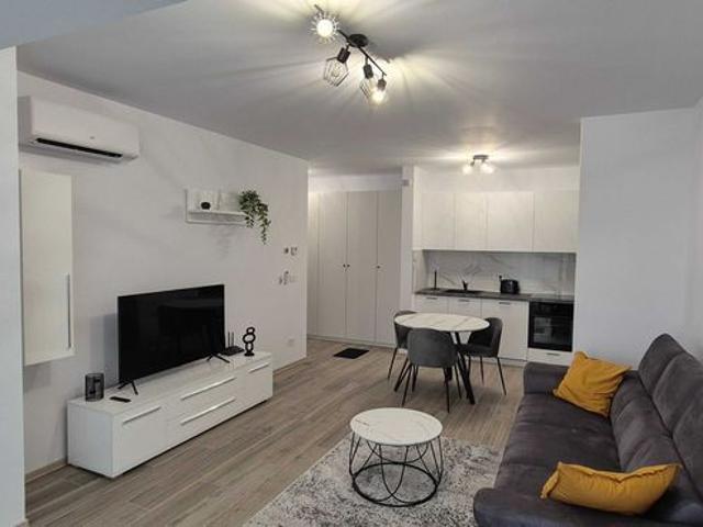 Proprietar, inchiriez apartament 2 camere, in bloc nou, zona Aradului