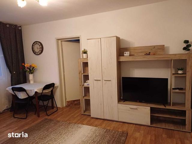 Proprietar, inchiriez apartament 2 camere, zona Circumvalatiunii