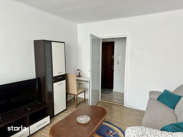 PROPRIETAR inchiriez apartament 3 camere Complexul Studentesc