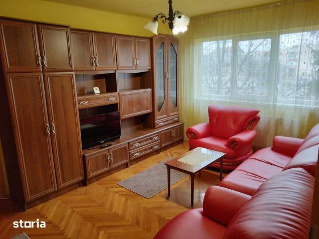 Proprietar inchiriez apartament 3 camere zona Cetatii