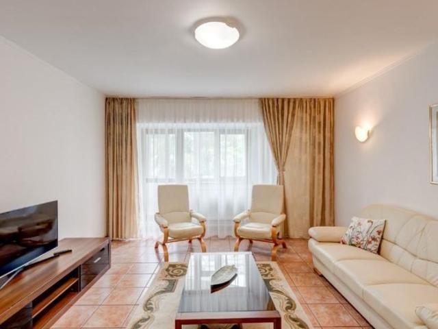 Proprietar inchiriez cu contract apartament 3 camere Bd.Decebal/Clinica Sanador