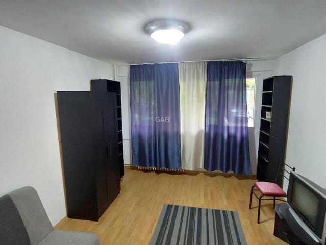 Proprietar, închiriez garsonieră decomandată, Drumul Taberei 34
