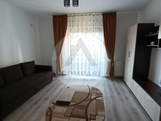 Proprietar inchiriez studio