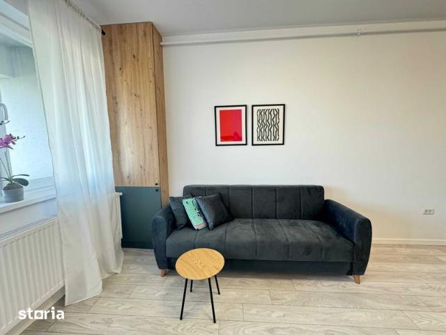 Proprietar, inchiriez Studio