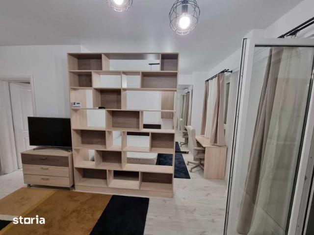Proprietar, inchiriez studio in Central Address Residence