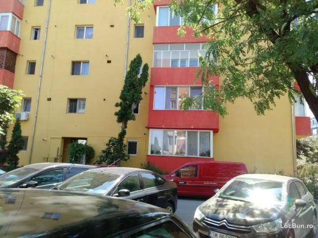 Proprietar vand apartament 3 camere, cu garaj, Timisoara