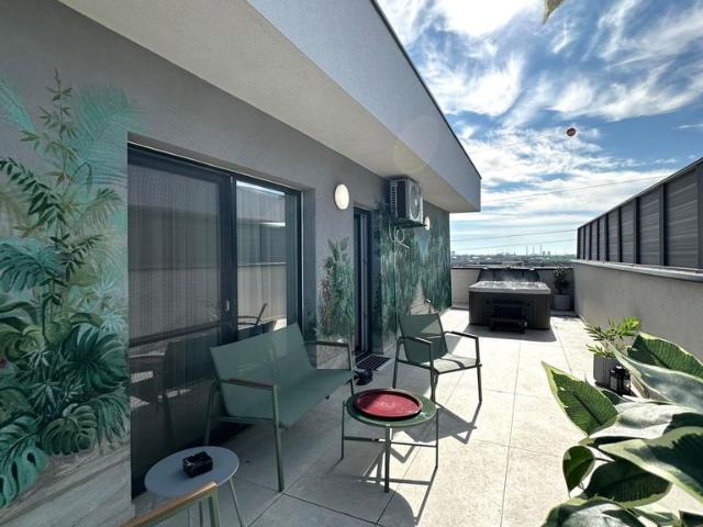 Proprietar vand penthouse 2 camere mobilat si utilat LUX