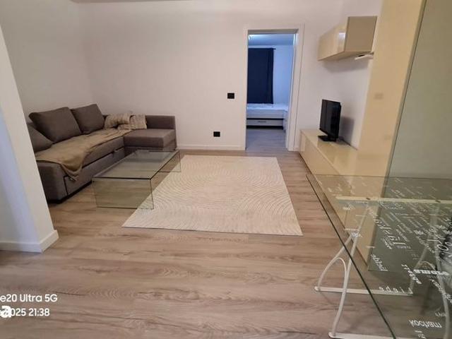 Proprietar, 2 camere central,nou renovat, parcare subterana