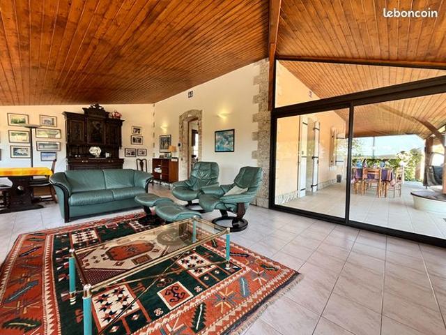 Propriété 3 pièces 107 m²