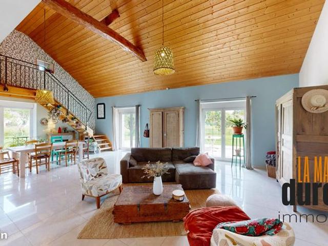 Propriété 3 pièces 116 m²