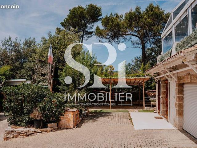 Propriété 3 pièces 110 m²