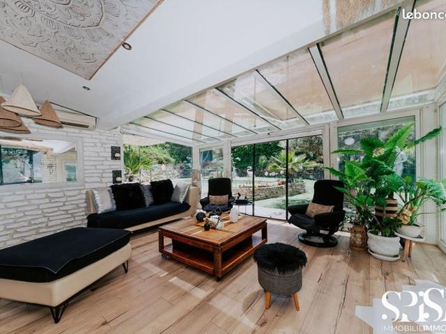 Propriété 3 pièces 110 m²