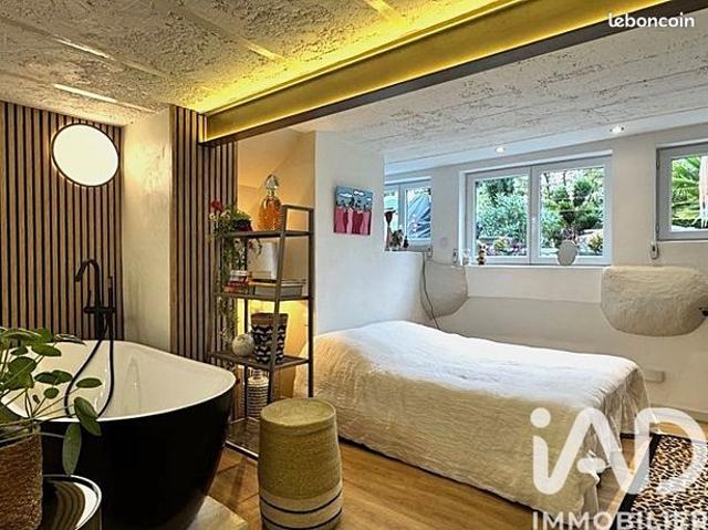 Propriété 3 pièces 112 m²