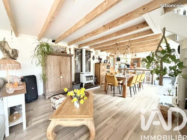 Propriété 3 pièces 112 m²