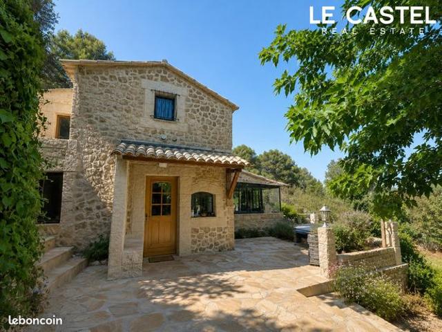 Propriété 3 pièces 125 m²