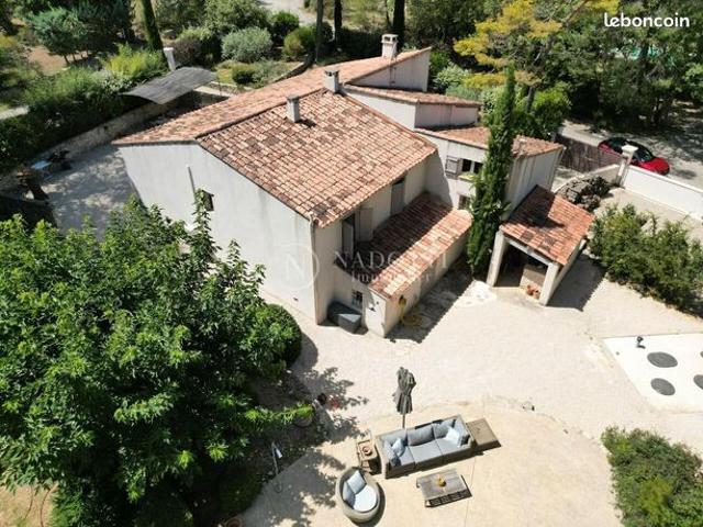Propriété 3 pièces 120 m²