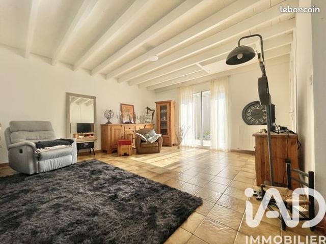 Propriété 3 pièces 122 m²