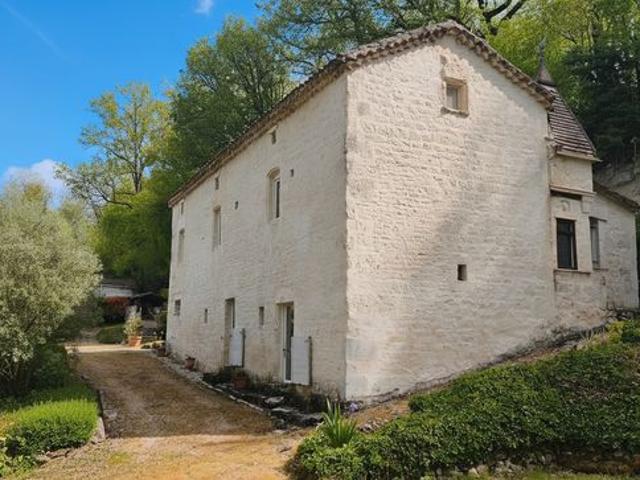 Propriété 3 pièces 136 m²
