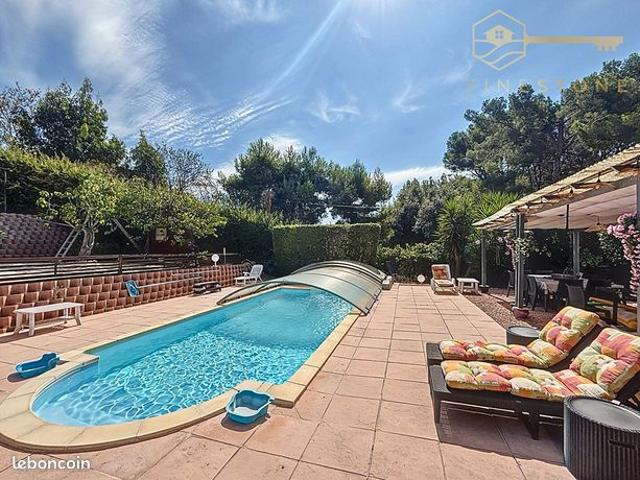Propriété 3 pièces 130 m²