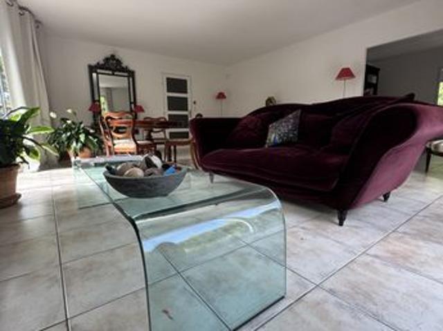 Propriété 3 pièces 141 m²