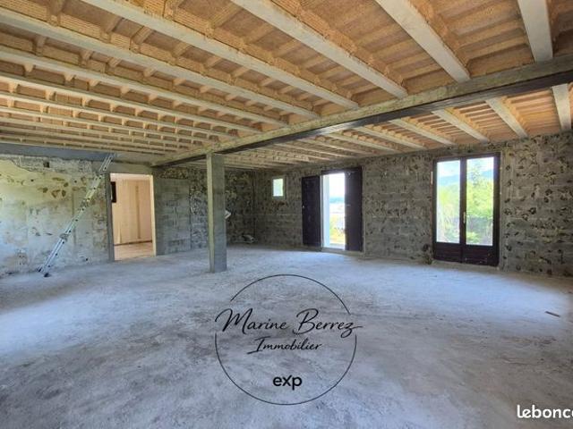 Propriété 3 pièces 200 m²