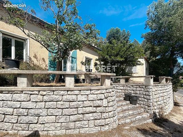 Propriété 3 pièces 55 m²