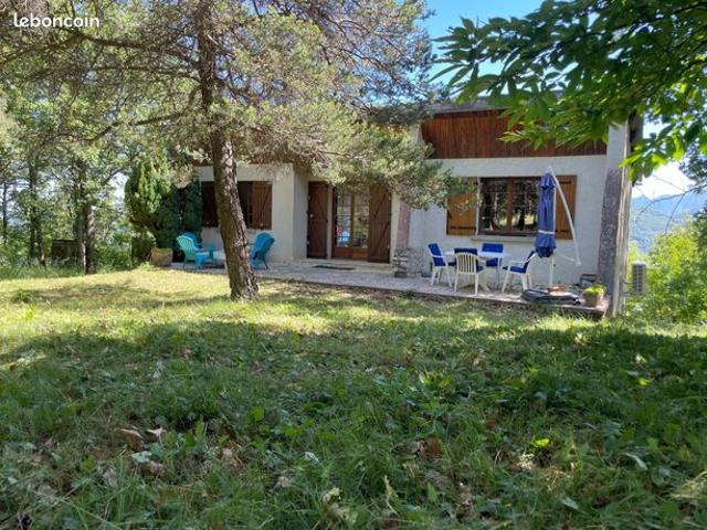 Propriété 3 pièces 65 m²